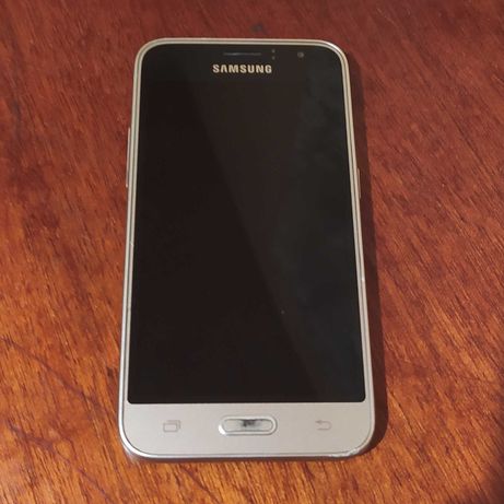 Телефон Samsung Galaxy J1 Gold