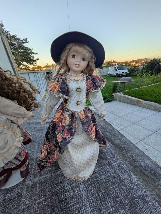 Bonecas de porcelana