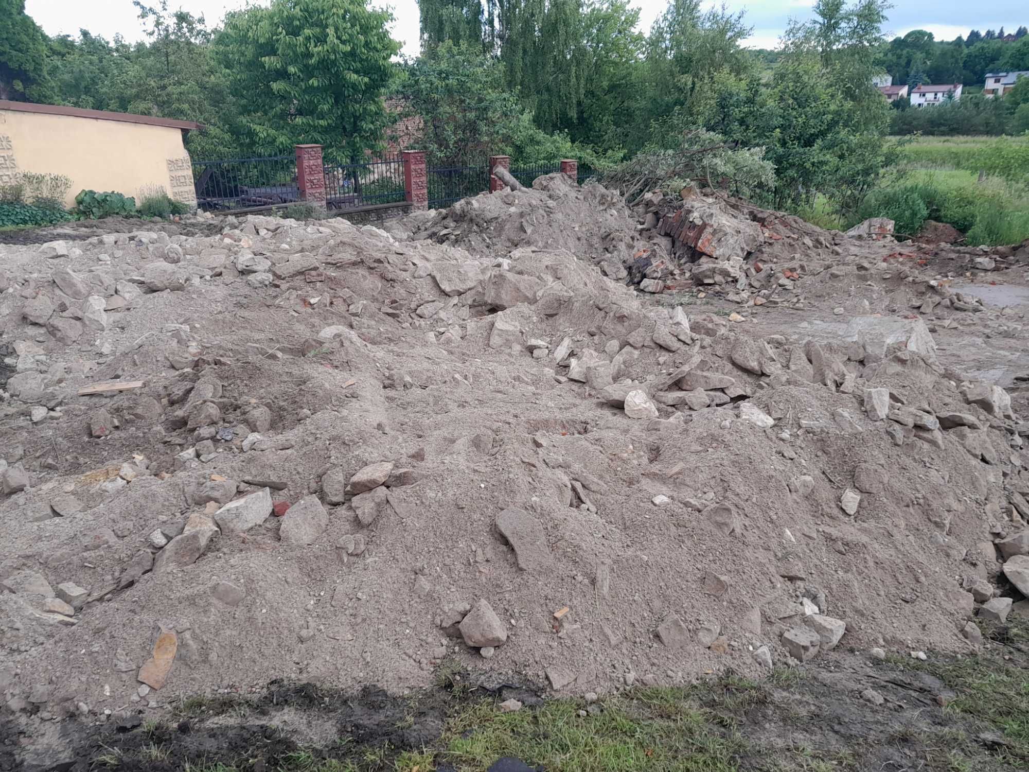 Gruz kamienny oraz ceglany ZA DARMO