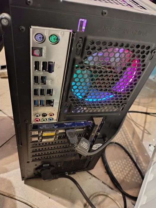 Sprzedam komputer stacjonarny