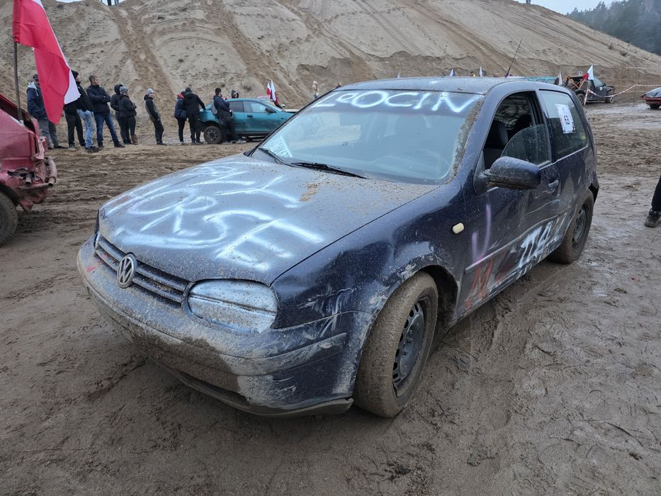 Vw golf 4 calosc wazne opłaty uszkodzona misa