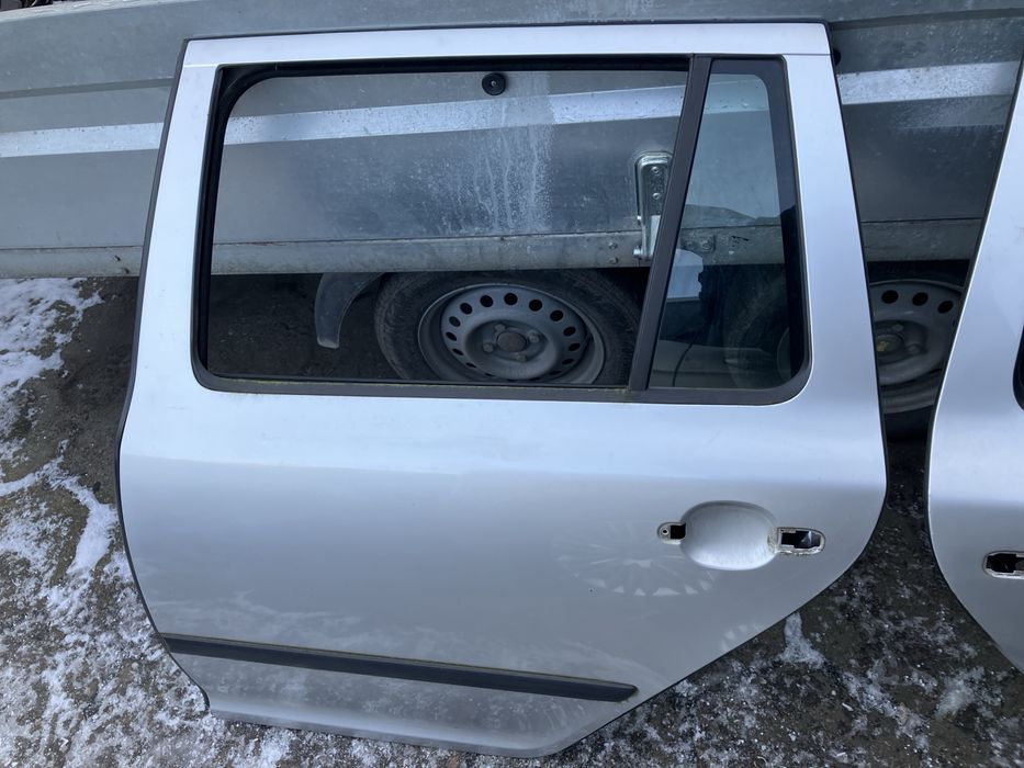 Skoda Octavia II - drzwi tył lewe prawe