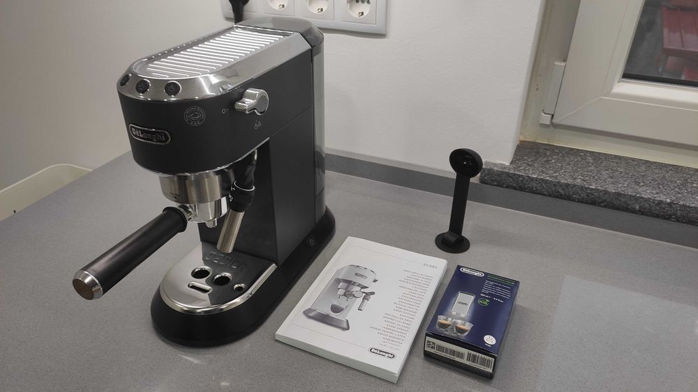 DELONGHI - Máquina Café EC685.BK