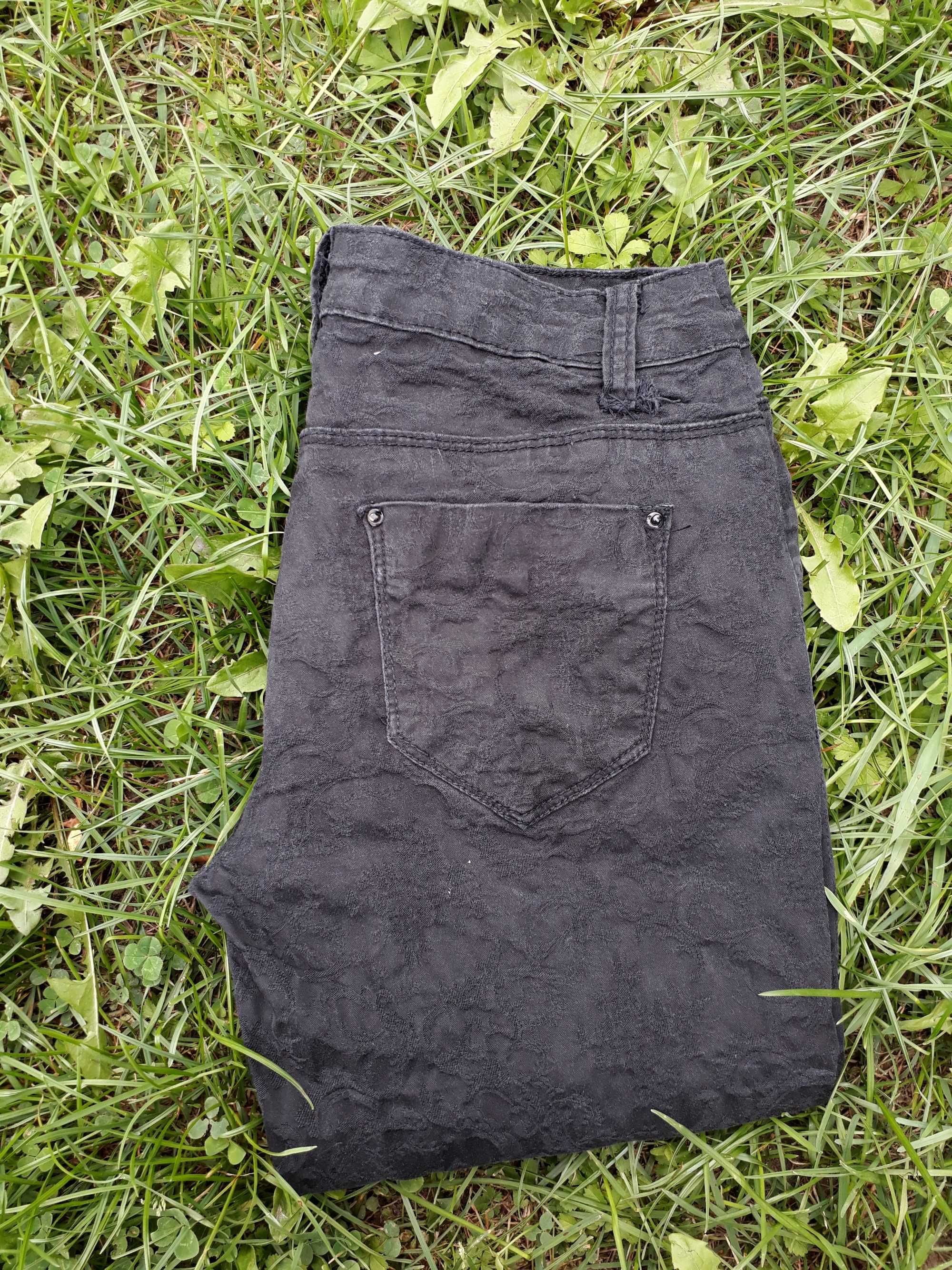 śliczne czarne spodnie jak legginsy ornamenty kwiatki rock vintage