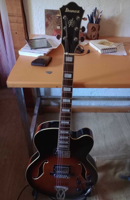 Guitarra elétrica hollowbody Ibanez Artcore AF75