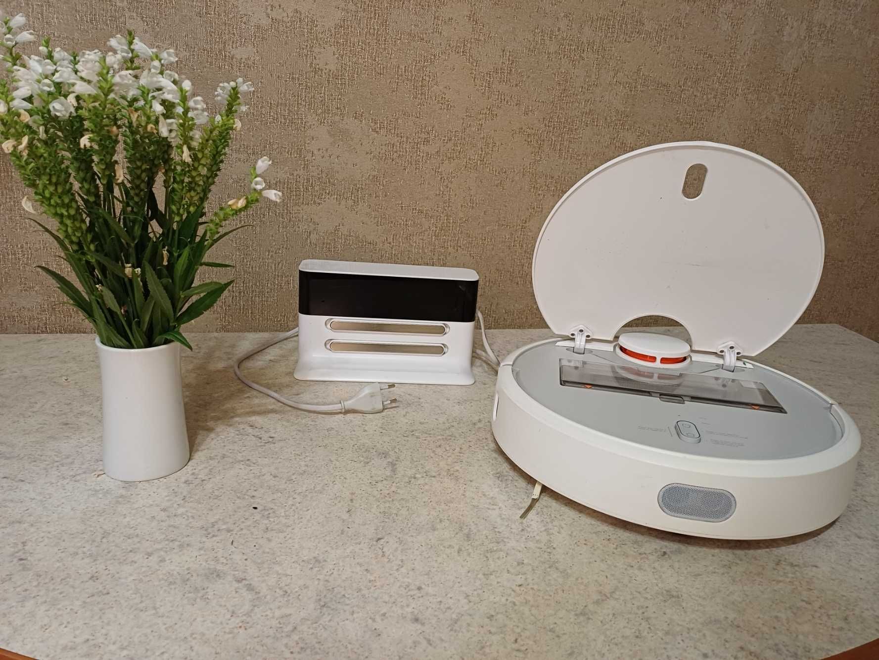 робот пилосос Xiaomi Mi Robot Vacuum