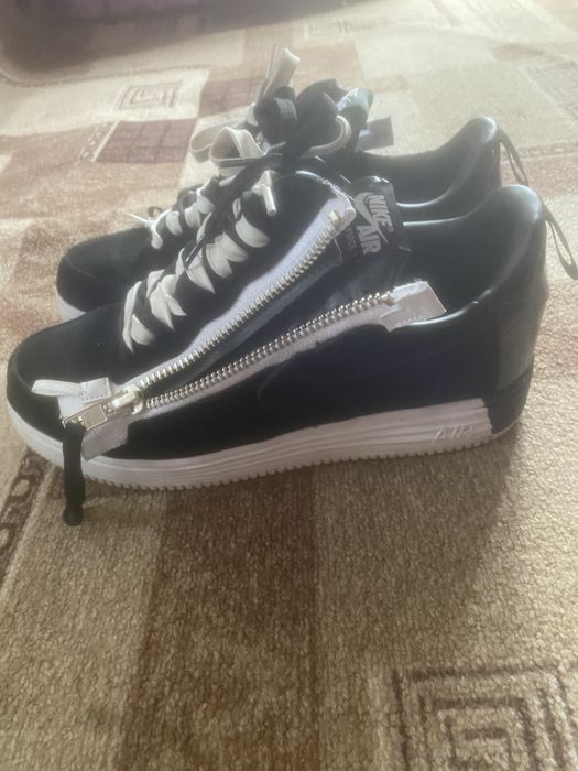 Nike acronym 42 size