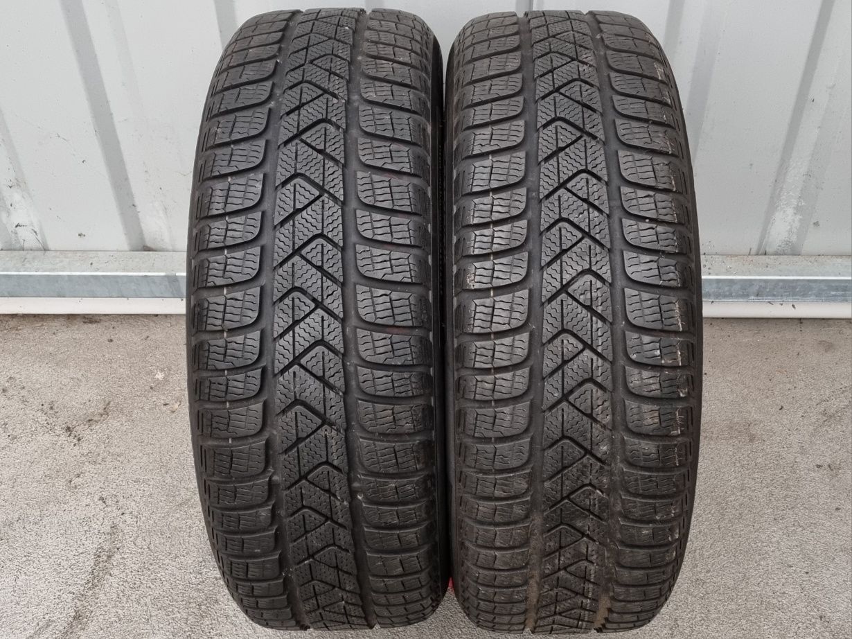 Opony używane ZIMOWE 215/55/17 Pirelli BdbStan 350zł/2szt.