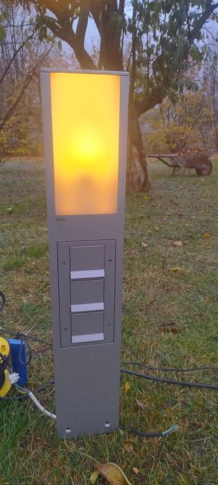 Słupek oświetleniowy GIRA