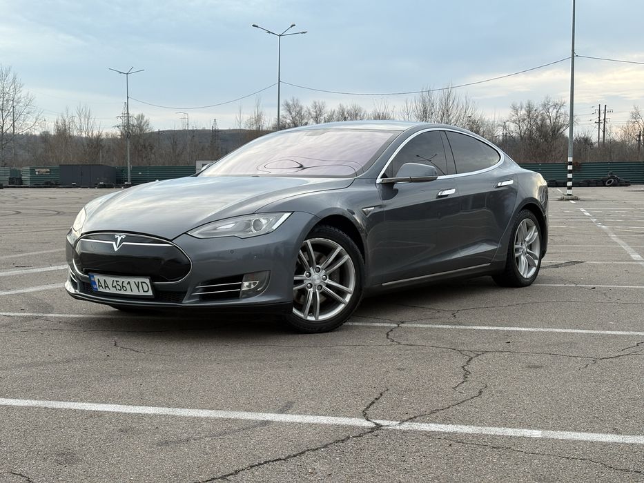 Продам Tesla model S