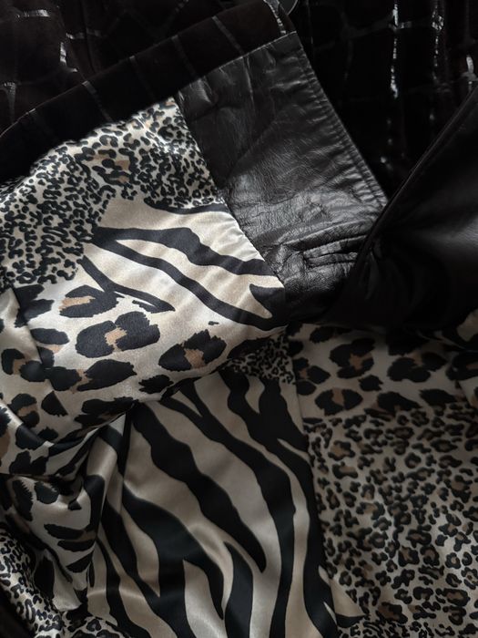 Шкіряна куртка з елементами замші