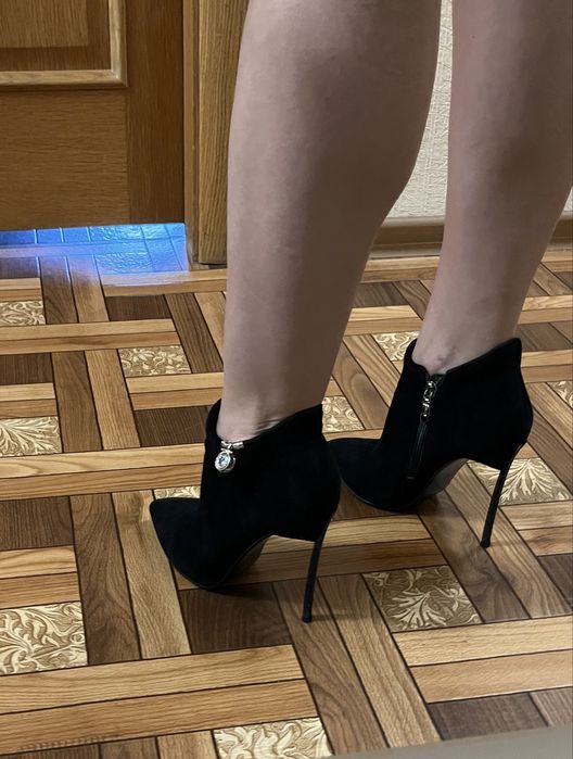 Ботильйони John Richmond