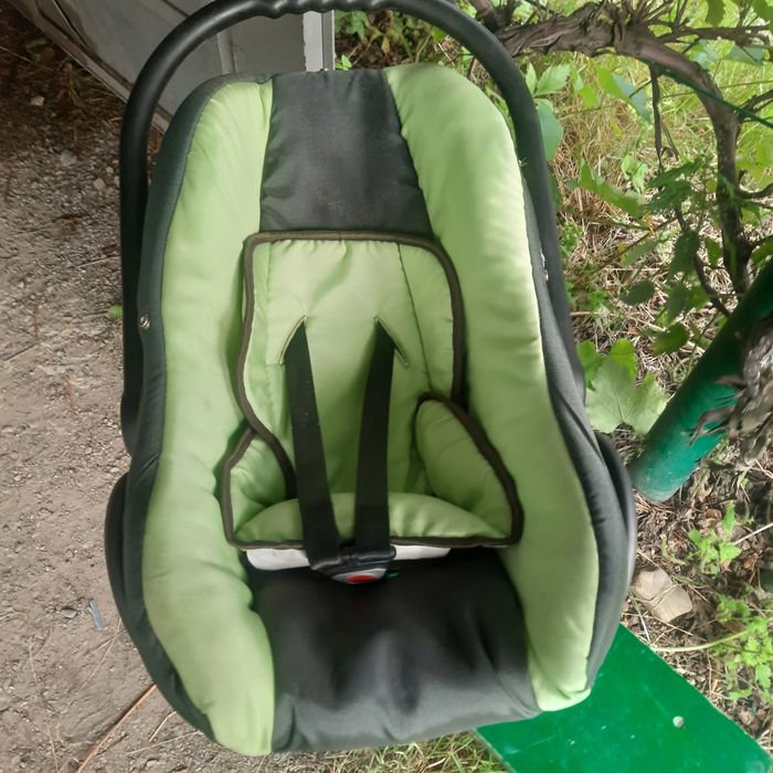 Автокрісло для немовлят