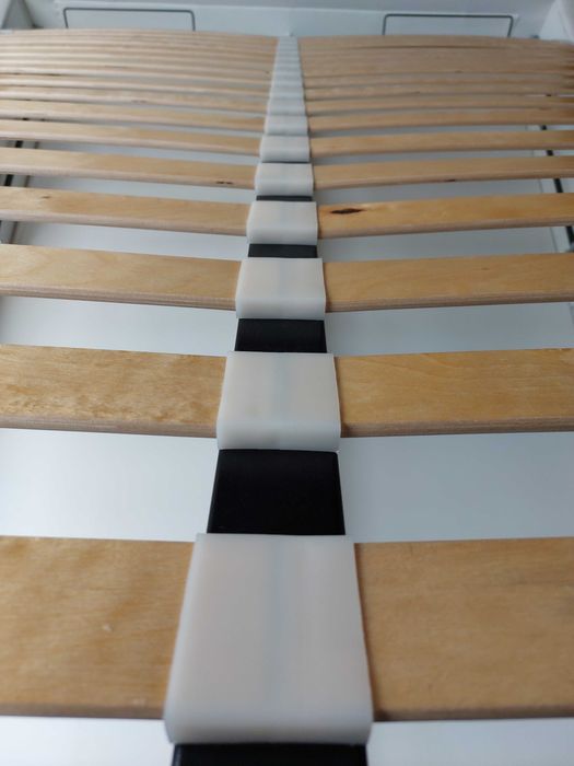 Łóżko tapicerowane, biała ekoskóra 160x200