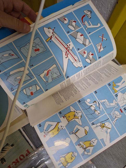 Court line avião aviação brochura antiga com safety instructions