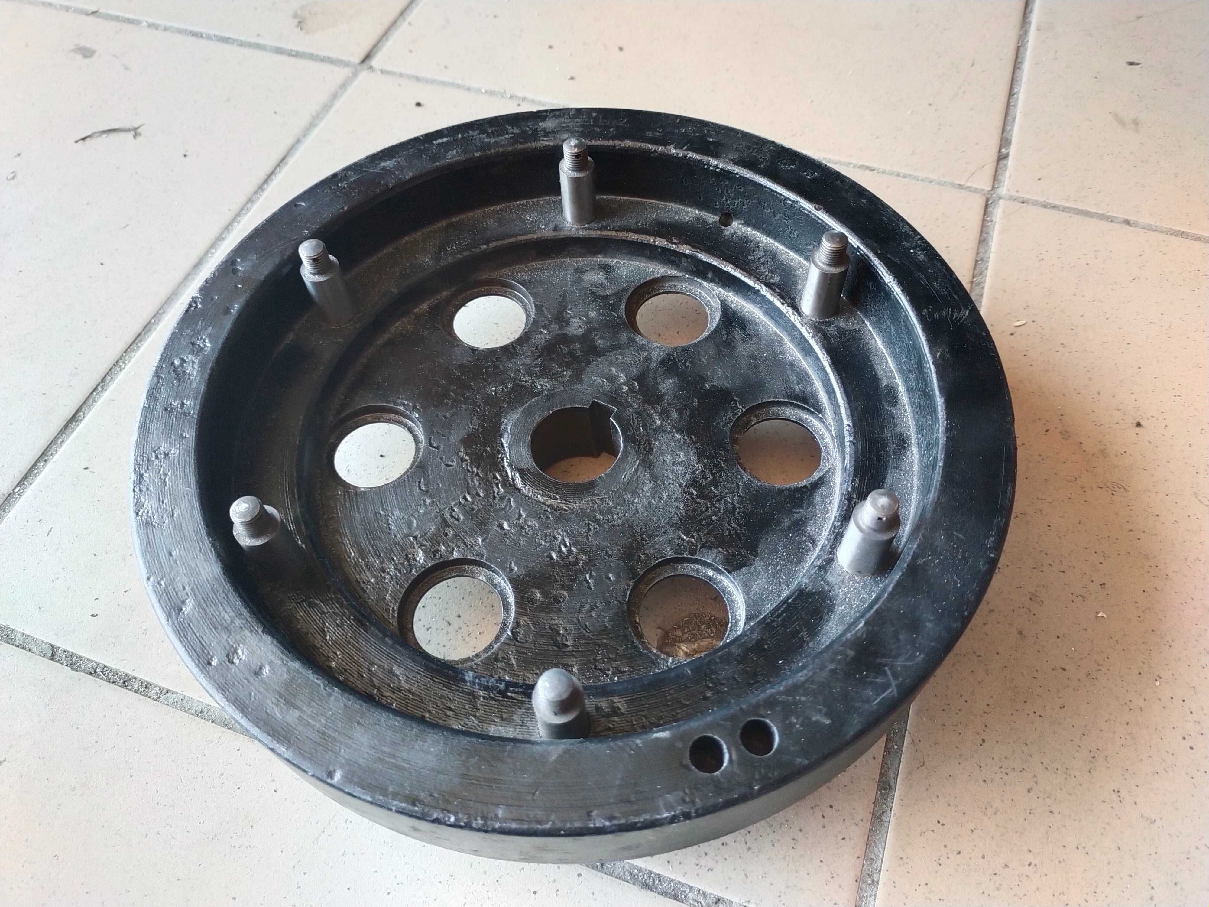 Oryginalne koło zamachowe BMW r 12 po regeneracji