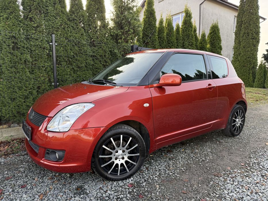 Suzuki Switf 1.3B KEYLESS KLIMA PODGRZEWANE FOTELE 2 komplety kół