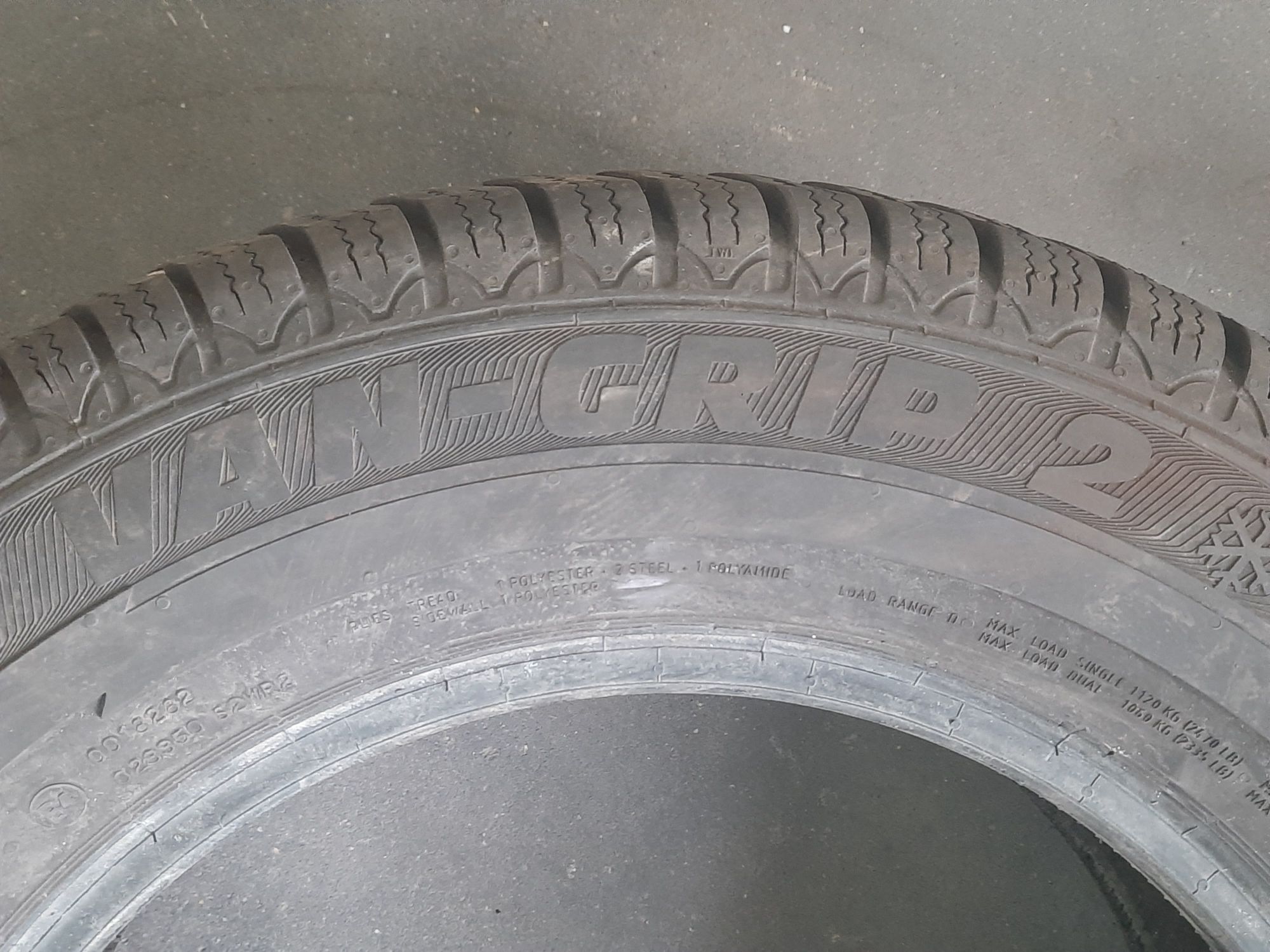 Opona 225/65R16C 112/110R Semperit Van-Grip 2