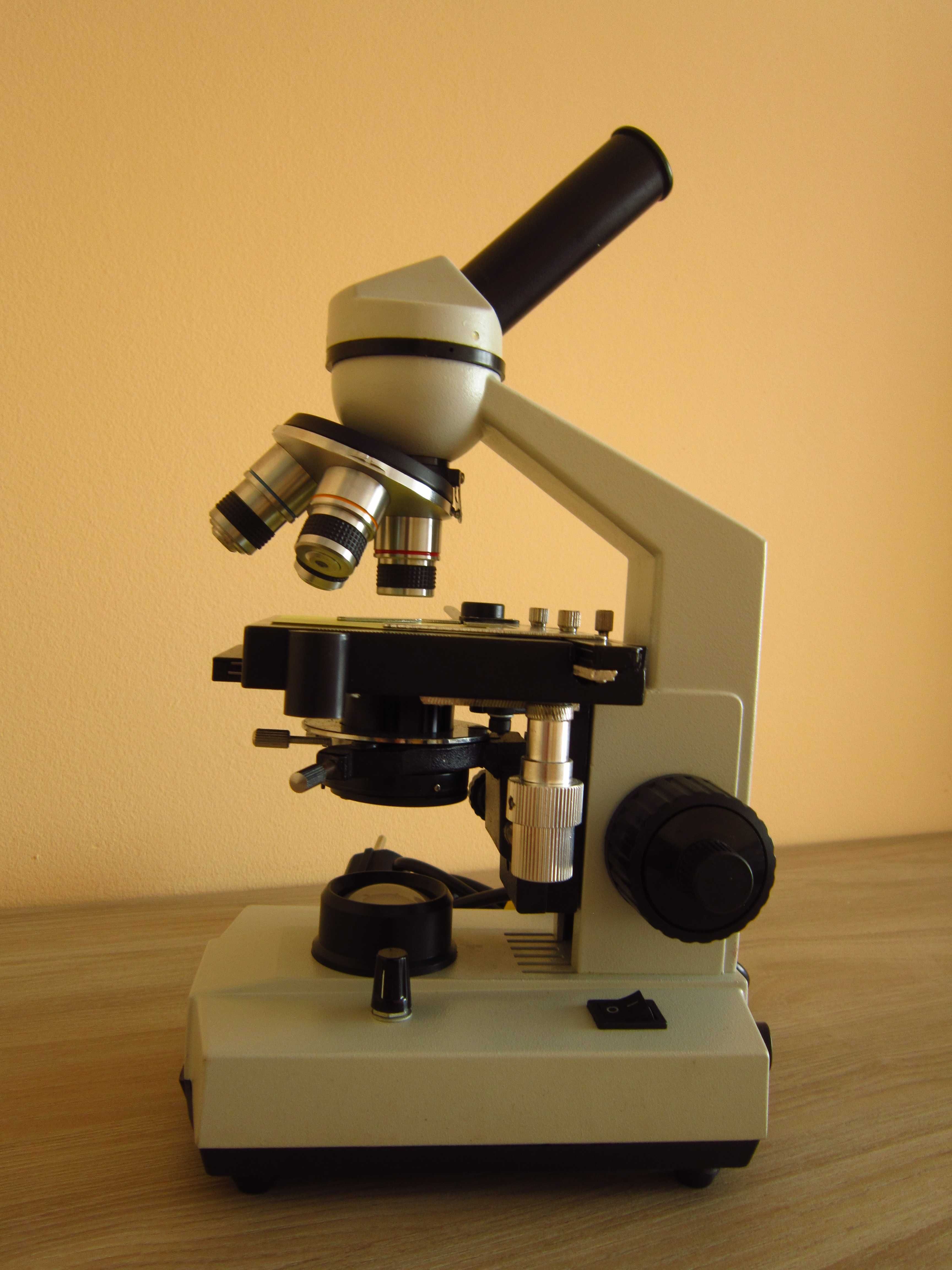 Мікроскоп MICROmed XS-2610 в ідеальному стані