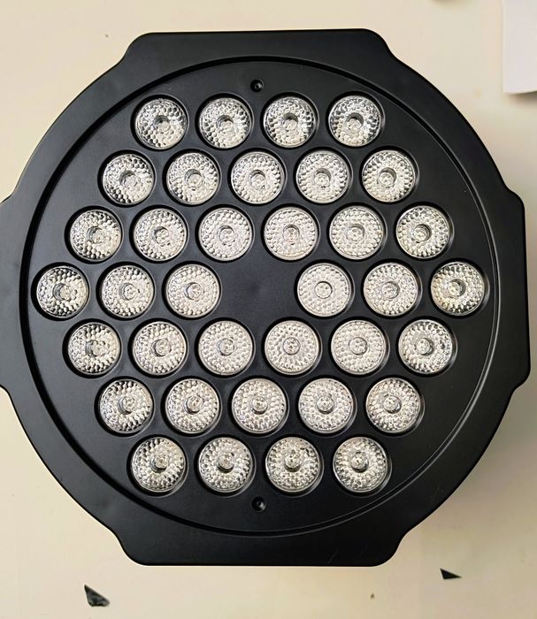 Sprzedam nową lampę PAR LED RGB 36x1W ZQ01104 z baterią i pilotem - id