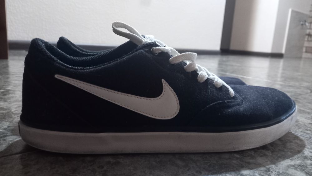 Продам чоловічі Nike