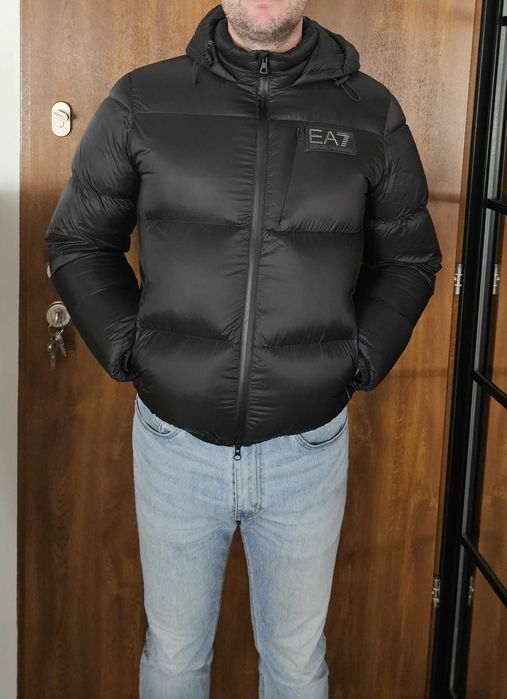 Czarna puchowa kurtka męska Emporio Armani (EA7) rozmiar M