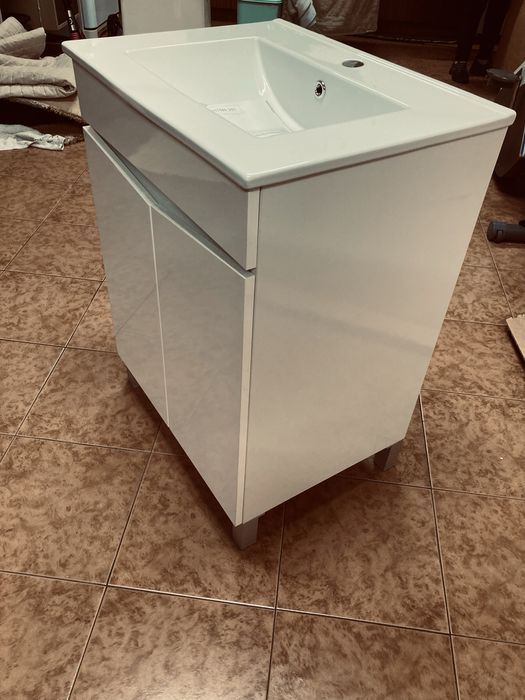 Armário de casa de banho com lavatório