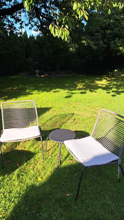 Zestaw ogrodowy 4 krzesła z poduszką i stolik kawowy