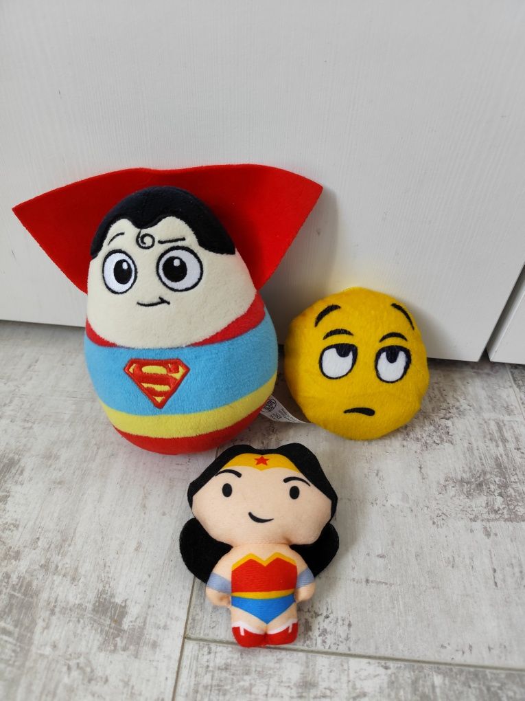 Zestaw trzech małych maskotek superbohaterowie Superman śmieszne dla d