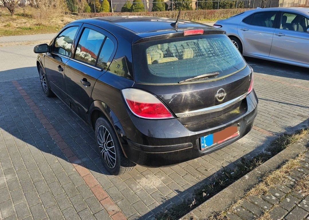 Opel Astra H 1.7 CDTI 2004 – Ekonomiczny i zadbany