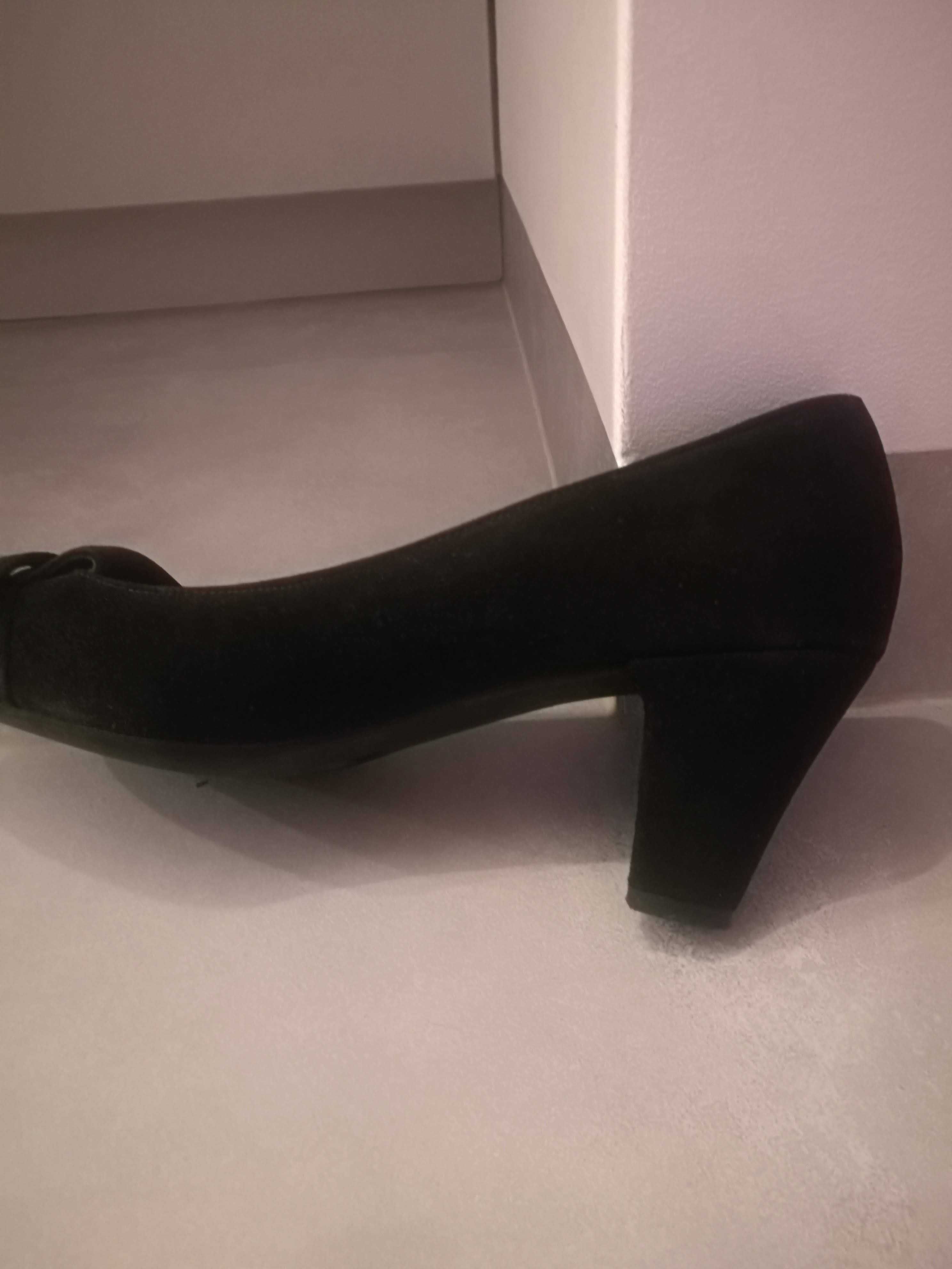 Skórzane czarne czółenka/buty damskie włoskie 38