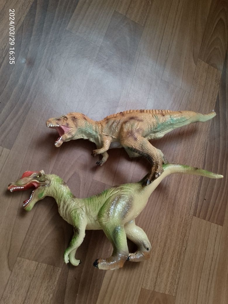 Динозаври із звуком,гігантозавр