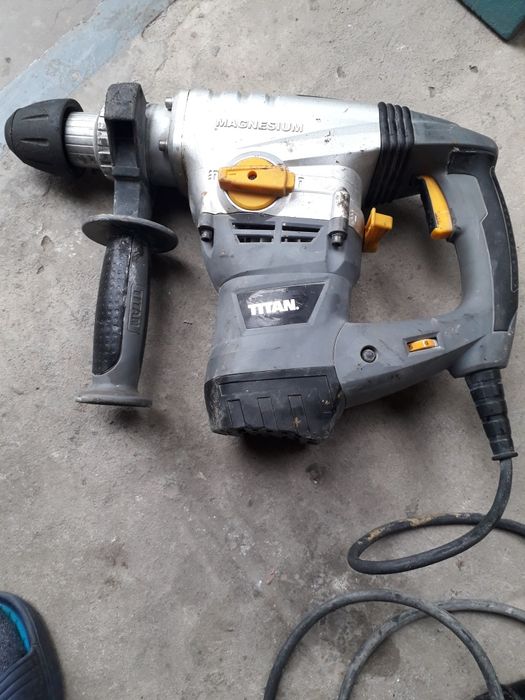 Перфоратор TITAN