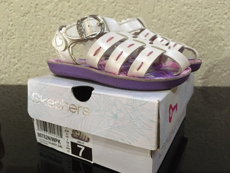 Sandálias skechers N23