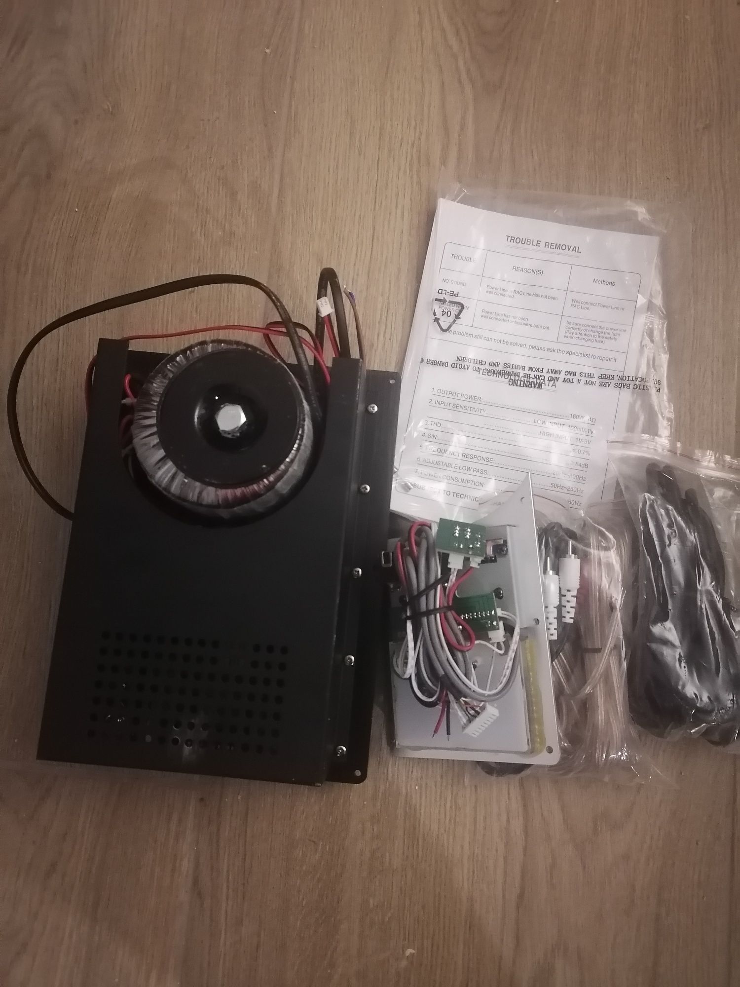 Wzmacniacz, zestaw do wofera aktywnego 160W 4ohm