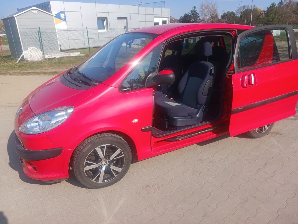 Peugeot 1007 1.4 benzyna 2006 rok