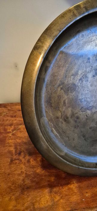 Przepiekna antyczna wiktoriańska okrągła mosiężna taca antyk