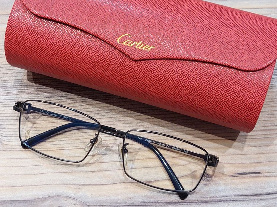 Шикарные оправы в золотом цвете  СТ000610 от Cartier!