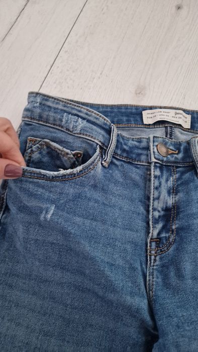 Spodnie jeansy wysoki stan Stradivarius m