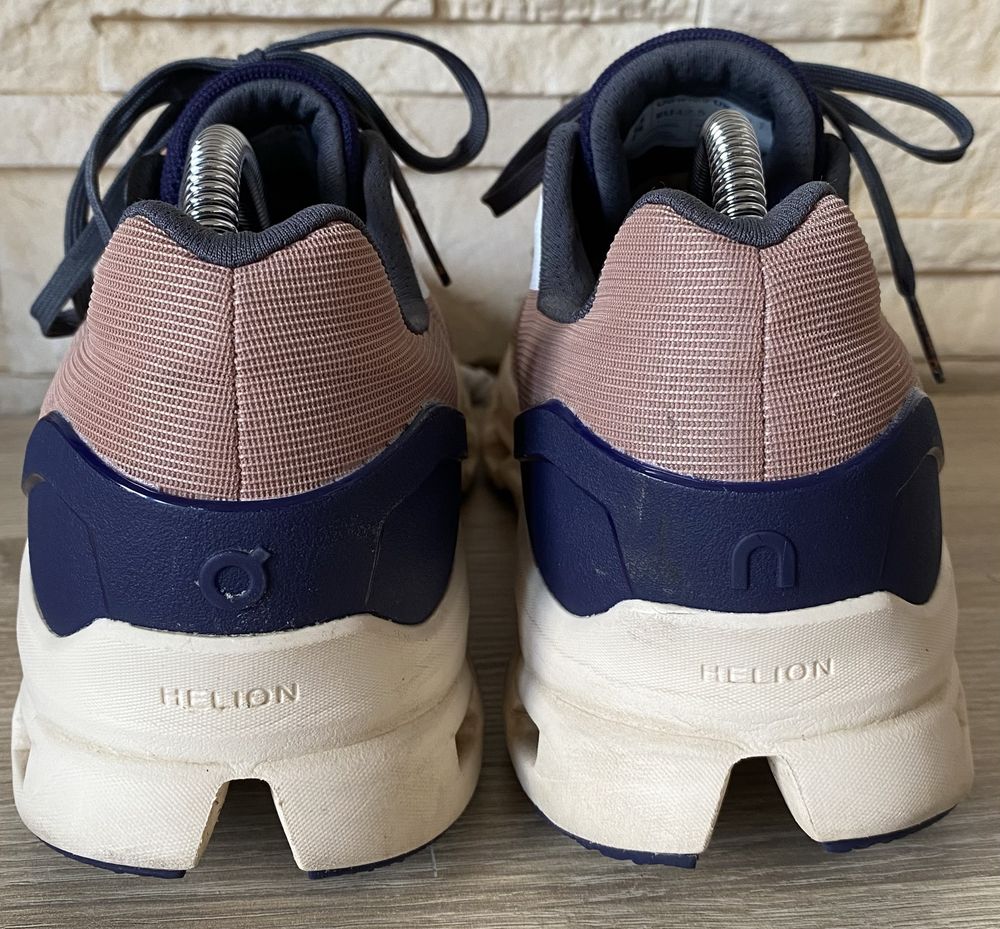 Buty damskie do biegania ON Running Cloudstratus  r.42,5