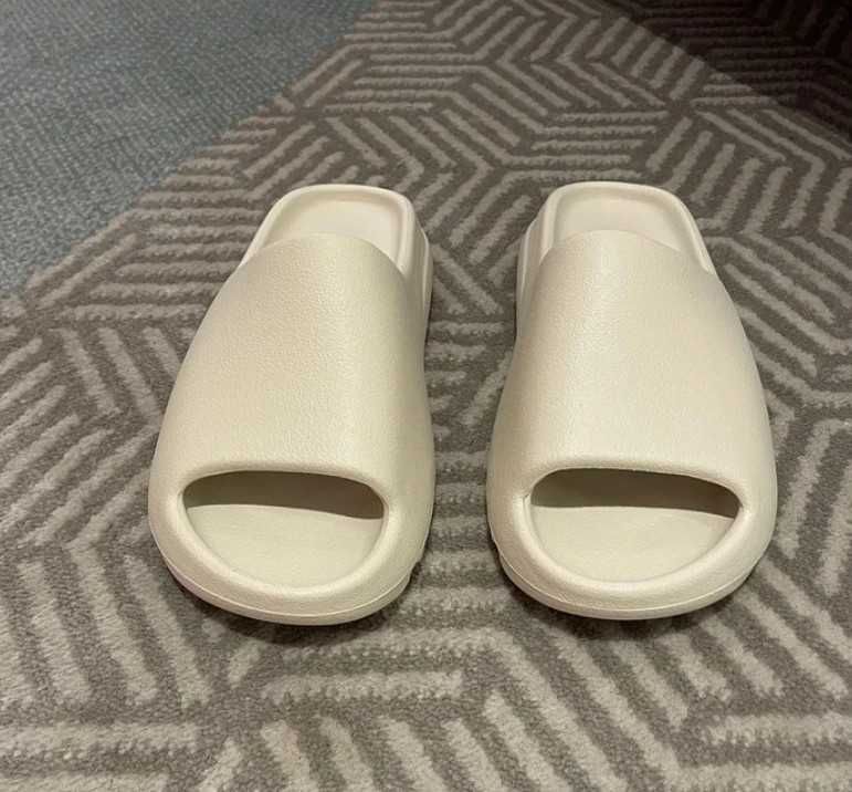 "Buty męskie i damskie" Klapki adidas Yeezyslide Biały Roz 41