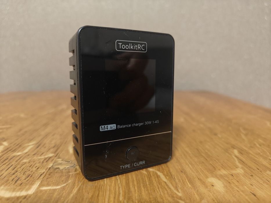 Зарядний пристрій toolkit rc m4 ac 30w 1-4s на запчастини