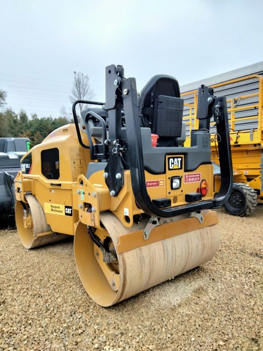 Walec Cat wynajem 2.5T - 3.4T