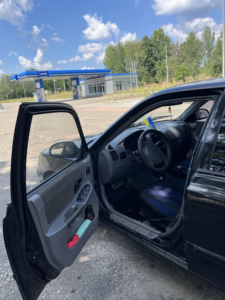 Hyundai accent 2005