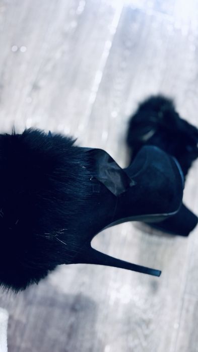 продам зимові ботигки на натуральному хутрі