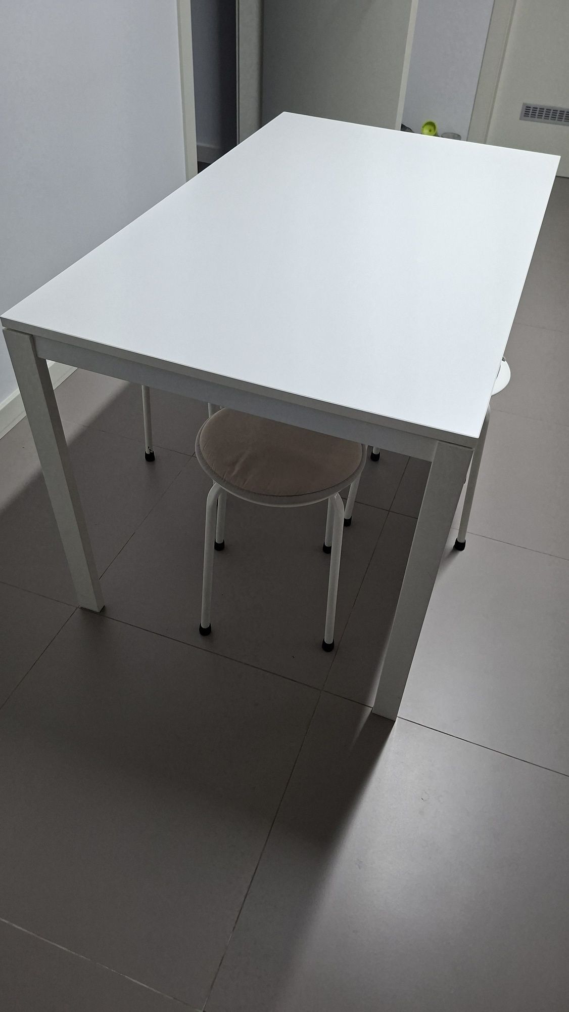 Mesa cozinha MELLTORP IKEA (oferta bancos)