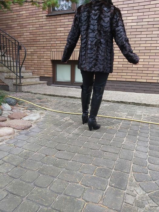 Futro norki ciemny brąz