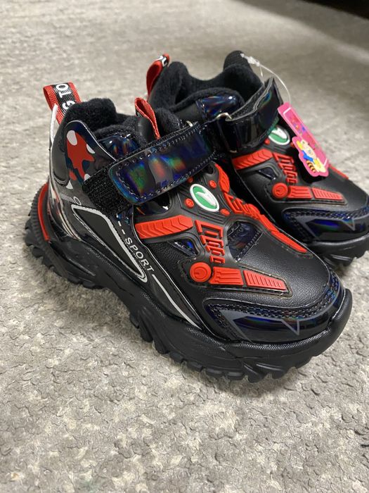 Кросівки/черевики  на хлопчика осінні  на флісі  26 розмір