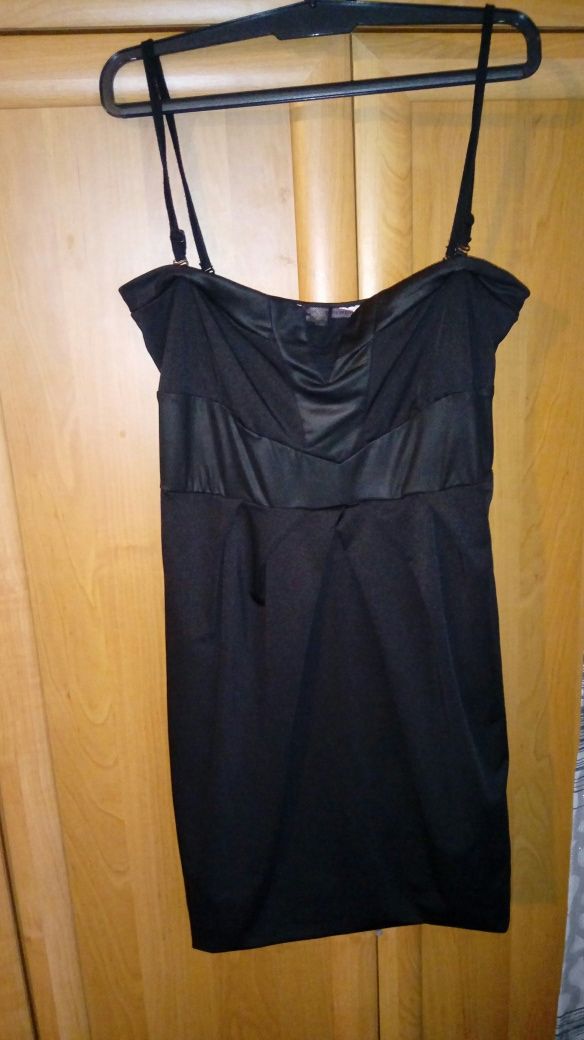 Mała czarna 42 sukienka