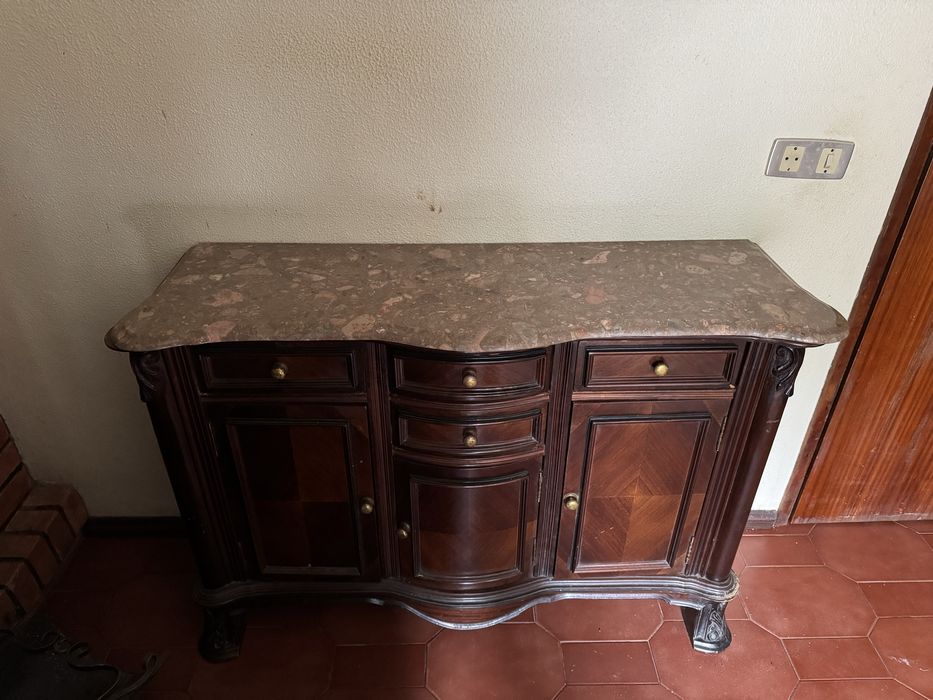 Movel de entrasa de sala em nogueira com pedra marmore cinza escuro